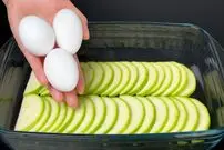 ببینید| طرز تهیه یک غذای ساده با کدو سبز و تخم مرغ