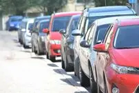 ببینید؛ اتفاق جالبی که یک پدر و دختر در صف بنزین رقم می‌زنند