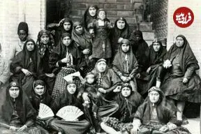 عکس| سفر زمان؛ «ناصرالدین شاه قاجار» در حال سلفی گرفتن با زنان حرمسرا