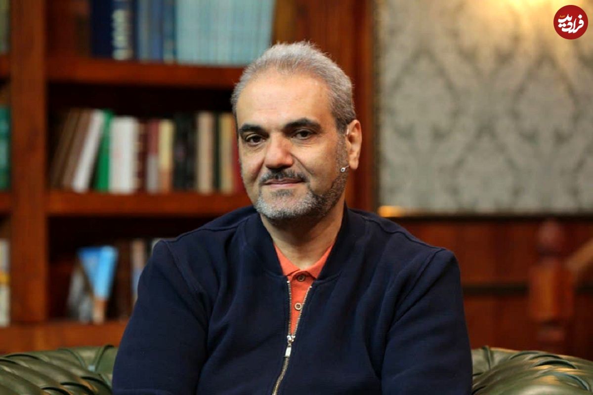 عکس؛ تصویری از جواد خیابانی حین تدریس در دانشگاه؛ دانشجویان: خیلی سخت گیر است