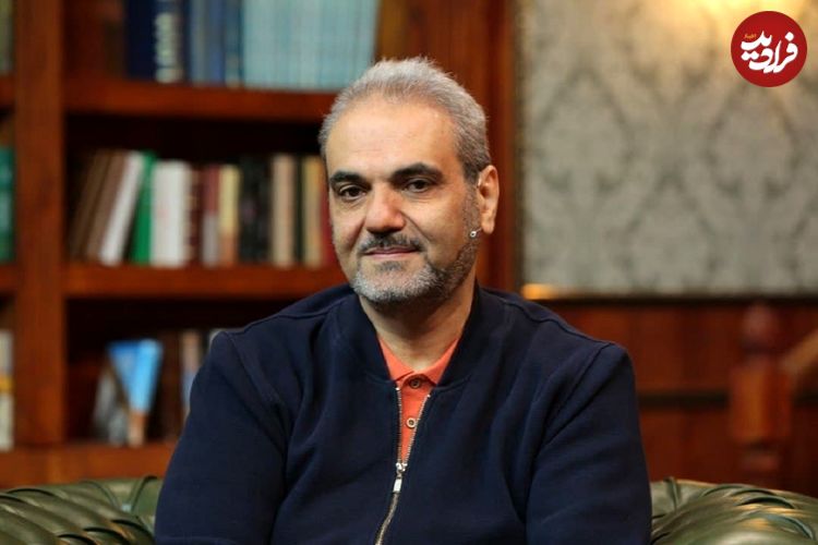 عکس؛ تصویری از جواد خیابانی حین تدریس در دانشگاه؛ دانشجویان: خیلی سخت گیر است