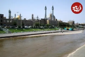 عکس| سفر به ایران قدیم؛ زنان قمی در حال شستن لباس در قمرود؛ سال 1312