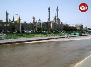 عکس| سفر به ایران قدیم؛ زنان قمی در حال شستن لباس در قمرود؛ سال 1312