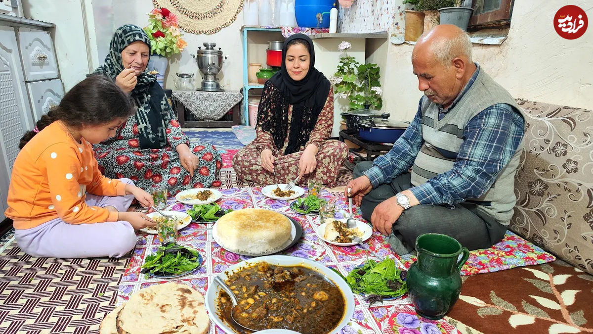 (ویدئو) نحوه پخت یک قرمه سبزی متفاوت به روش بانوی روستایی ارومیه ای