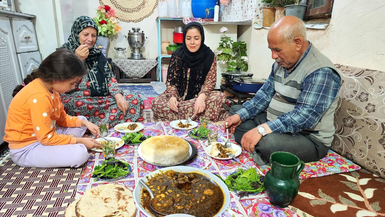 (ویدئو) نحوه پخت یک قرمه سبزی متفاوت به روش بانوی روستایی ارومیه ای