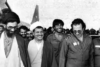 سفر در زمان؛ خاطرات هاشمی: صحبت مفصلی درباره توطئه انحلال ارتش در اوایل انقلاب کردم