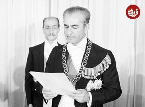 عکس| سفر در زمان؛ «محمدرضا پهلوی و فرح» در فرودگاه مهرآباد؛ خرداد 1357