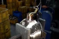 (ویدئو) کتری های برنجی مشهور کُره ای چگونه در کارخانه تولید می شوند؟