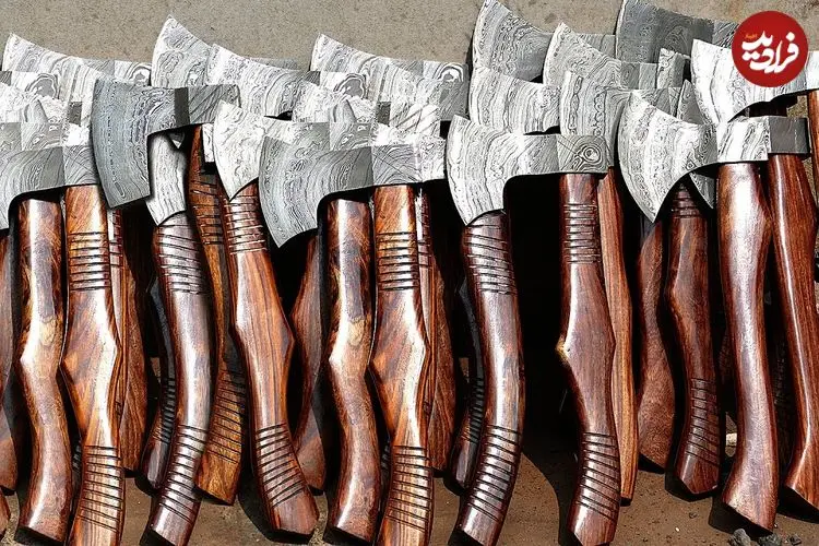 ببینید| مراحل دیدنی تولید انبوه تبر در کارگاهی در پاکستان