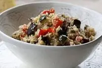 خوراک باقلا و بادمجان یونانی؛ یک وعده سبک و پرعطر