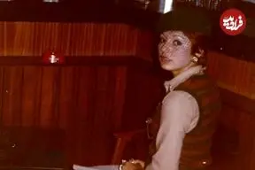 عکس| سفر در زمان؛ «گوگوش» در 20 سالگی در کنار مجسمه دو گاو در پاریس؛ سال 49