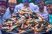ببینید؛ غذای روستایی در هند؛ پخت خورشت کاری با ماهی ساردین