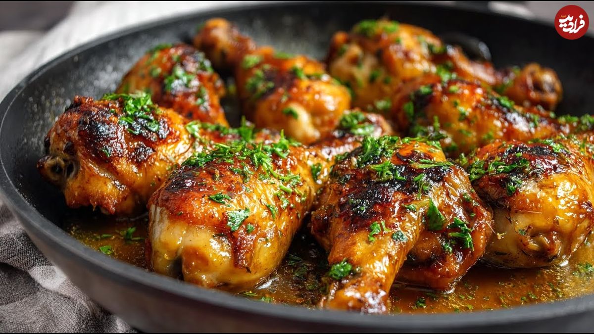 ببینید؛ طرز تهیه یک غذای متفاوت با ران مرغ، عسل و سس سویا به روش آشپز معروف ایتالیایی