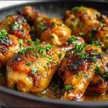 ببینید؛ طرز تهیه یک غذای متفاوت با ران مرغ، عسل و سس سویا به روش آشپز معروف ایتالیایی