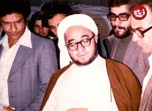 عکس؛ سفر در زمان؛ «محمدصادق خلخالی در جشن آزادی امام از حبس و حصر»؛ سال 1343