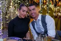 عکس| درخشش چند میلیاردی رونالدو و جورجینا روی فرمان بوگاتی