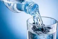 اثرات نوشیدن بیش از حد آب