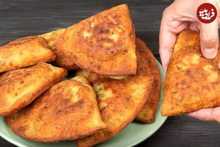 ببینید| طرز تهیه یک پیراشکی ساده با سیب زمینی