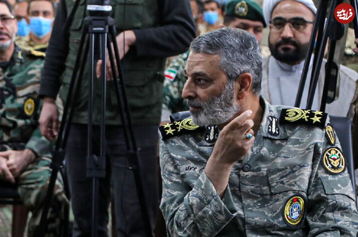 تصویر؛ سفر در زمان؛ «عکس یادگاری سرلشکر موسوی در کنار سرلشکر باقری و سردار سلامی»