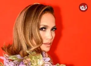 عکس| سفر در زمان؛ «جنیفر لوپز» در حال اجرا در برنامه‌ «تودی شو» در نیویورک؛ سال 1380