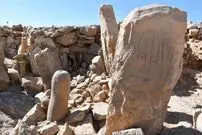 (عکس) کشف مجسمه‌های ۹ هزار ساله با حکاکی صورت انسان در صحرای اردن