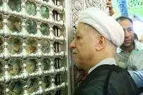 عکس| سفر زمان؛ عکس یادگاری «هاشمی رفسنجانی» 24 ساله و همسرش در مشهد؛ سال 37