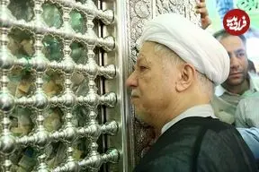 عکس| سفر زمان؛ عکس یادگاری «هاشمی رفسنجانی» 24 ساله و همسرش در مشهد؛ سال 37