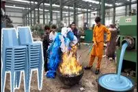 ببینید| مراحل تولید صندلی از طریق بازیافت گونی های پلاستیکی در پاکستان