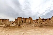 دره تندیس ها قشم کجاست؟ کشف یکی از رازآلودترین جاذبه‌های ناشناخته جزیره