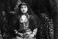 عکس؛ سفر به تاریخ؛ مراسم رونمایی از جهیزیۀ «اخترالدوله، دختر ناصرالدین شاه»؛ 130 سال قبل
