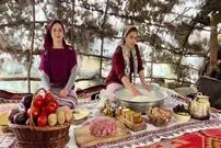 ببینید| غذای روستایی در ایران؛ پخت کوفته و تهیه نان در کوهستان