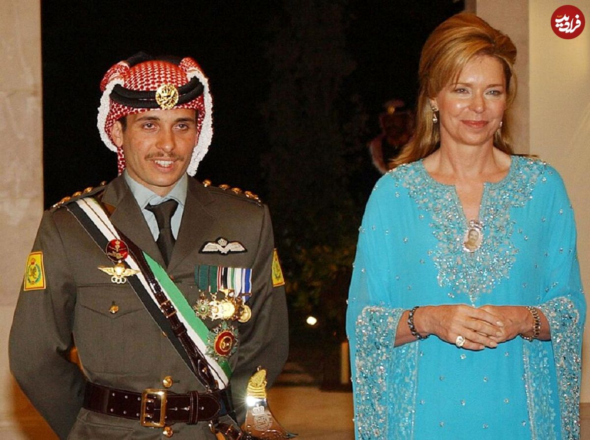 عکس؛ سفر در زمان؛ «ملکه نور، همسر چهارم ملک حسین پادشاه اردن» و پسرش «حمزه»؛ سال 1359