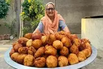 ببینید؛ غذای روستایی در هند؛ پخت کوفته به روش متفاوت مادربزرگ حیدرآبادی