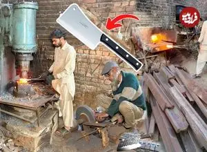 ببینید| فرآیند دیدنی بازیافت ریل های قدیمی قطار و تولید ساطور با آن ها در پاکستان