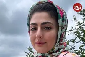 عکس| سفر زمان؛ چهرۀ «انیس» (سریال سوجان) در جلسۀ دفاع از پایان‌نامه‌اش