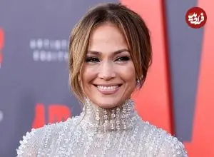 عکس| سفر در زمان؛ «جنیفر لوپز 31 ساله» در حال پیاده روی در کالیفرنیا؛ سال 1378