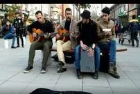 (ویدئو) همنوازی جالب چند هنرمند در بازار تهران در حین دوچرخه سواری!