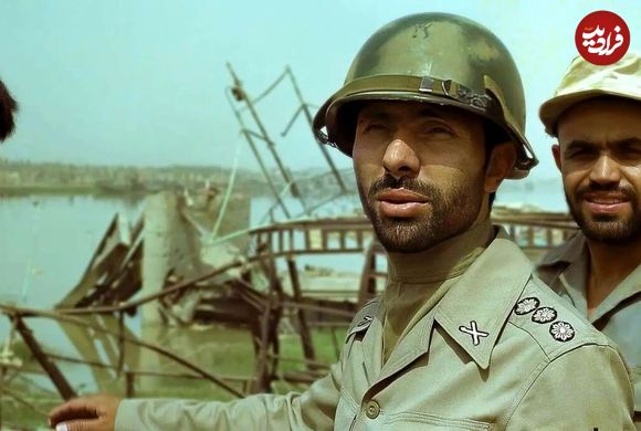 عکس؛ سفر در زمان؛ «شمخانی و رحیم صفوی» در مراسم تشییع شهید صیاد شیرازی؛ سال 1378