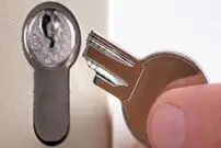 (ویدئو) وقتی کلید در قفل شکست چه کنیم؟