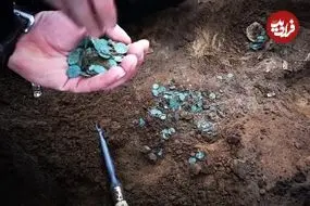 گنج سکه‌های 600 ساله که در کوزۀ شکسته پیدا شد