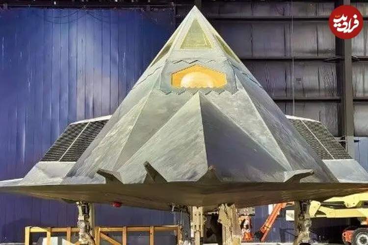 جنگنده پنهانکار F-117 روی ناو هواپیمابر؛ پروژه‌ای که به تولد F-35C منجر شد