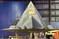 جنگنده پنهانکار F-117 روی ناو هواپیمابر؛ پروژه‌ای که به تولد F-35C منجر شد