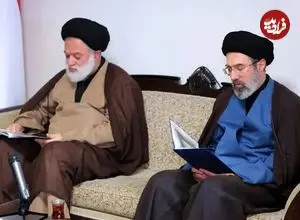 عکس| سفر زمان؛ «سید مصطفی خامنه‌ای، برادر رهبر انقلاب» در مراسم ترحیم آیت‌الله رئیسی