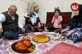 ببینید| غذای روستایی در ایران؛ پخت مرغ شکم پر به روش سنتی