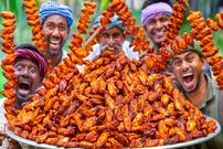 ببینید؛ غذای روستایی در هند؛ تهیه بال مرغ کبابی و دودی در طبیعت روستا