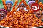 ببینید؛ غذای روستایی در هند؛ تهیه بال مرغ کبابی و دودی در طبیعت روستا