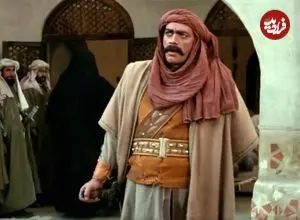 عکس| سفر در زمان؛ «وردان» سریال امام علی در حال موتورسواری در تهران؛ سال 97