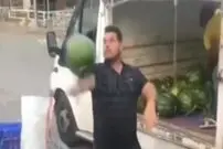 ( ویدیو) تکنیک منحصر به فرد یک هندوانه فروش!