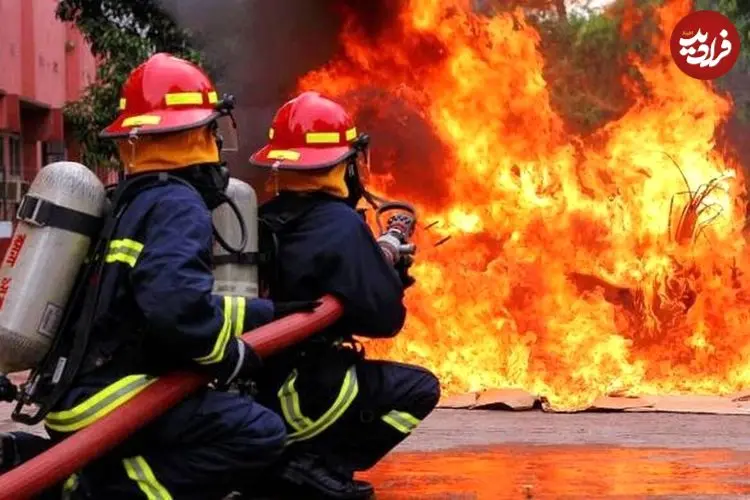 ببینید| آتش‌سوزی مهیب در بازارچه جنت‌آبادِ تهران