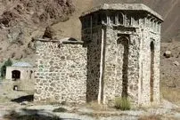 عکس| سفر به ایران قدیم؛ منظرۀ «برج میدانک در جاده چالوس» در دوران قاجار